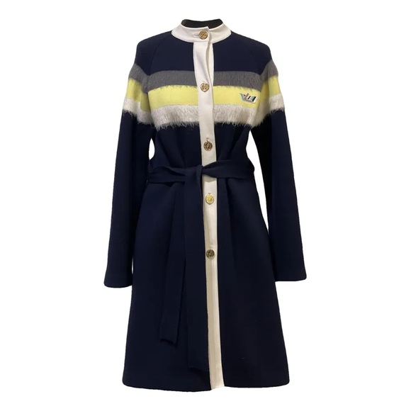 Wonderful Louis Vuitton capeIn wool and cashmereWith hoodSize S. - Picture 3 of 11